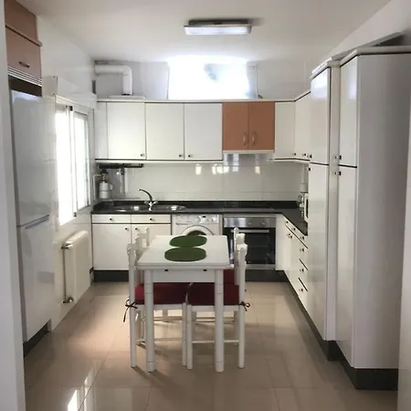 Piso Centrico Luminoso ポンテベドラ